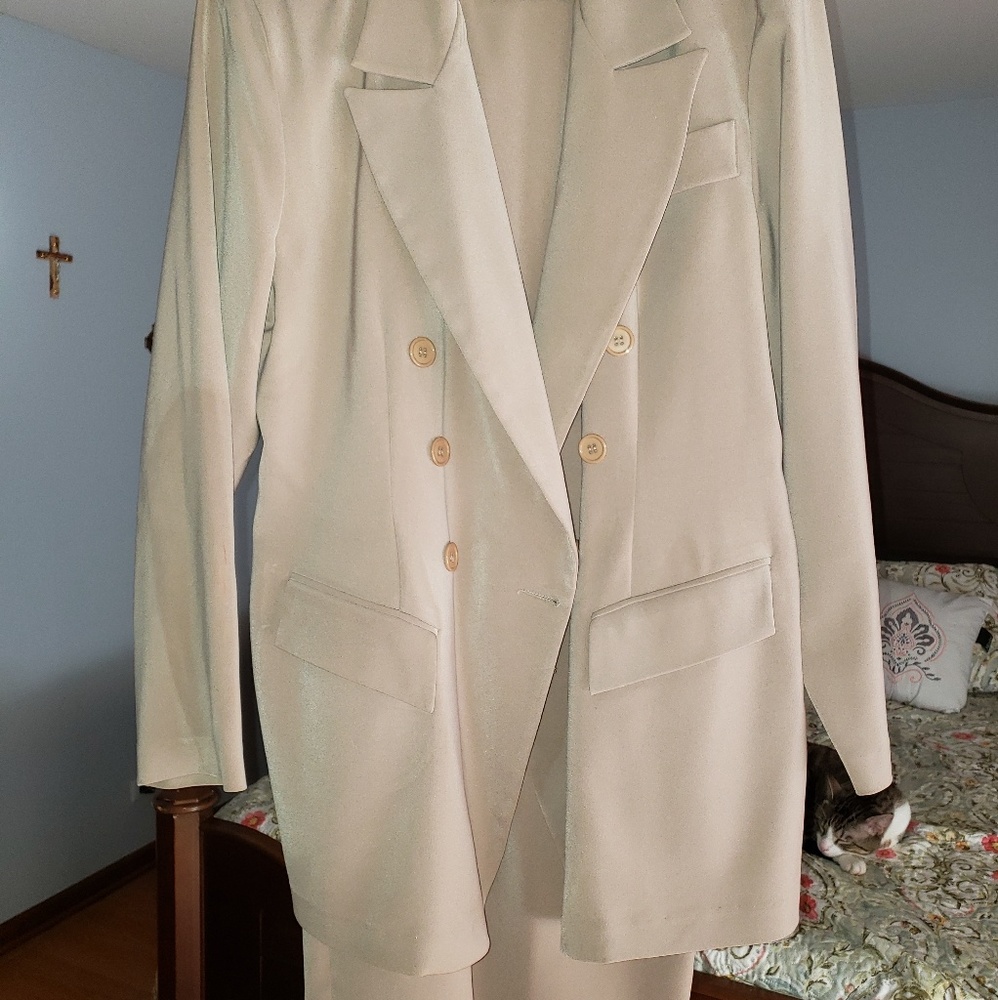 Women's 2 piece skirt suit